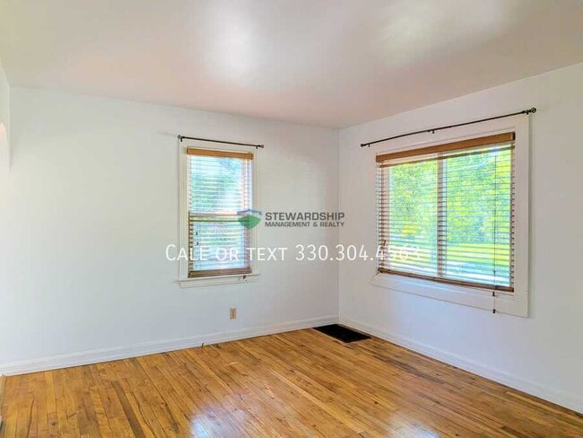 Building Photo - 1512 Forest Ave SE