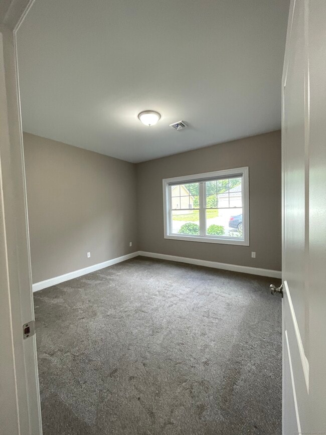 Building Photo - 37 Hunters Ln