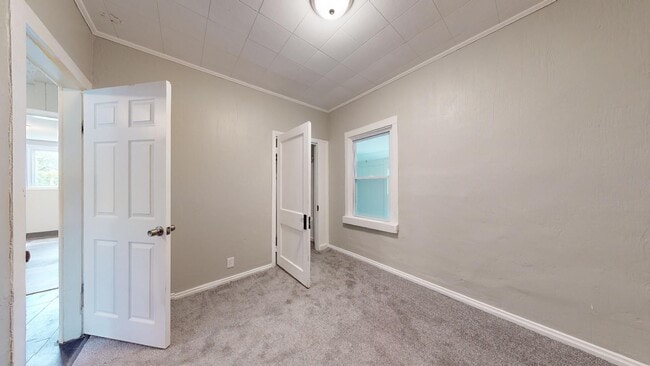 Building Photo - 4023 Valley Rd