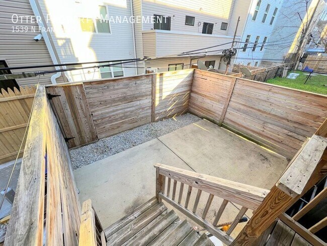 Building Photo - 1539 N Franklin St