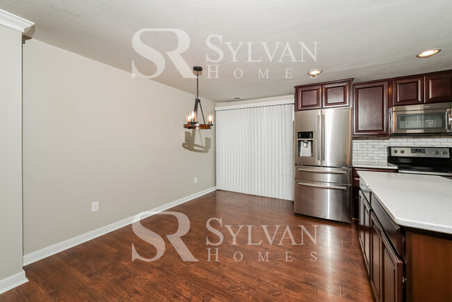 Building Photo - Your dream home awaits