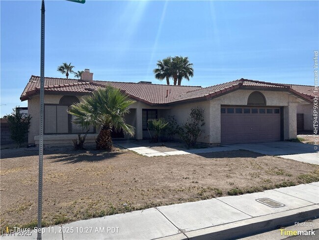 Primary Photo - 3120 N Leafwood St