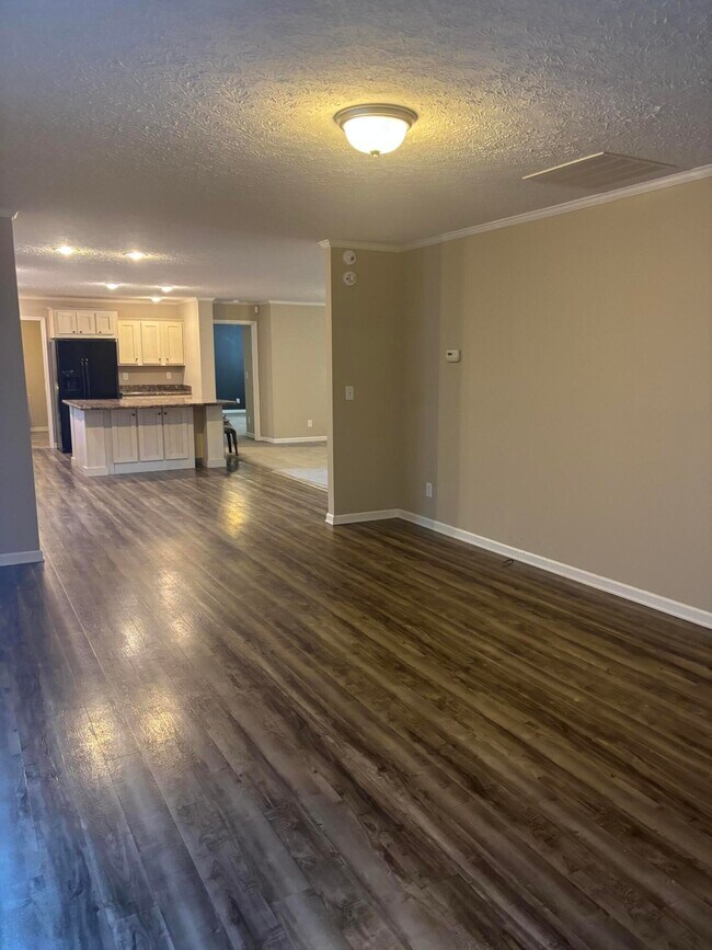 Building Photo - 205 Joy Rd