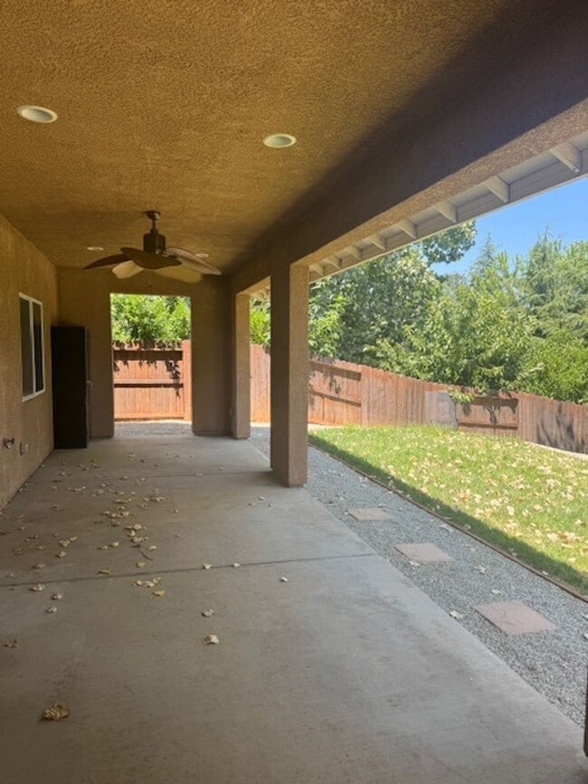 Building Photo - Stunning Westside Home with Landscaping!