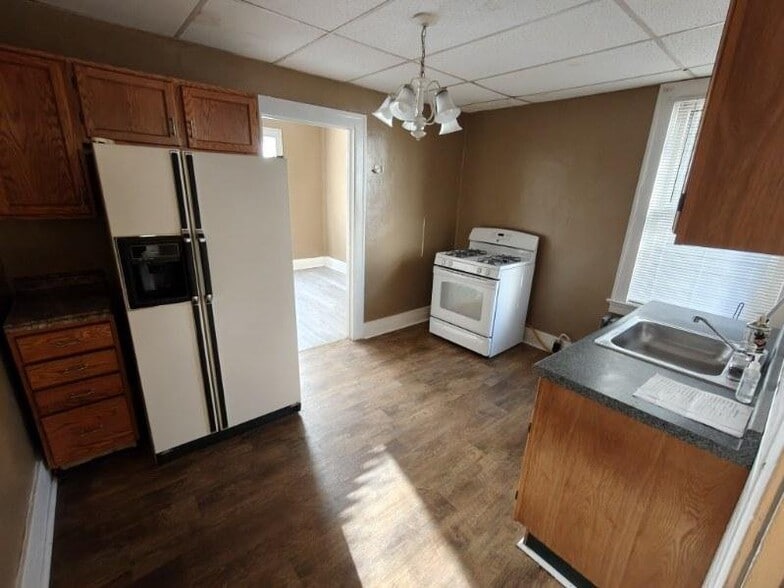 Building Photo - 838 Hemlock Way
