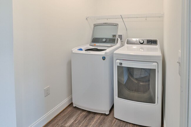 Building Photo - Beautiful Townhome in Arcona Community