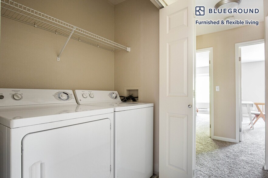 Building Photo - 1570 Vista Club Cir