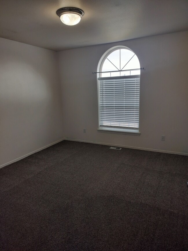 Building Photo - 1415 Chelsey Cir