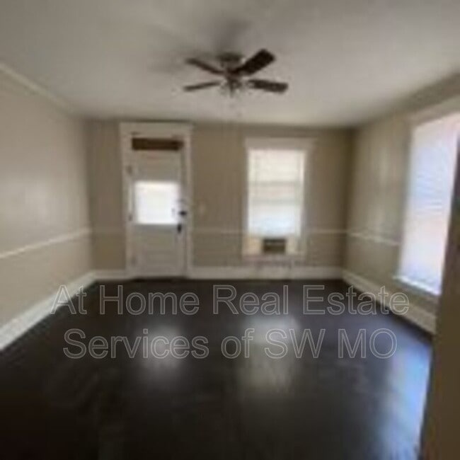 Building Photo - 640 S Grant Ave