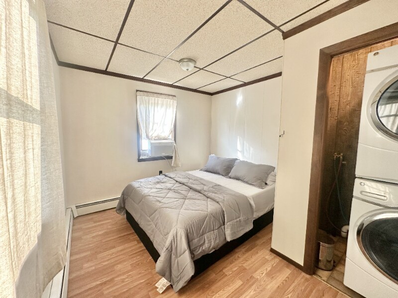 Building Photo - 1147 Cherry St