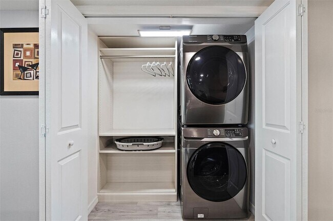 Building Photo - 19111 Vista Bay Dr