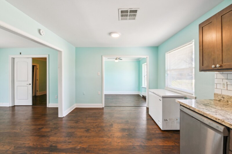 Building Photo - 4 Bradley Pl