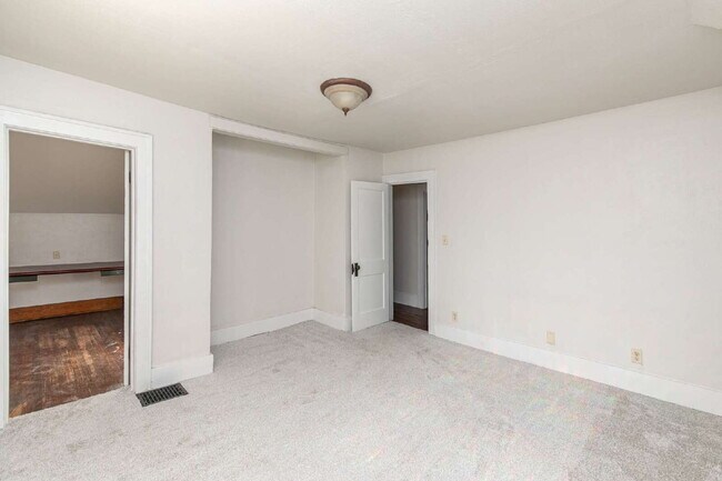 Building Photo - 1020 28th St