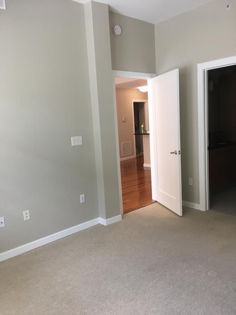 Master Bedroom - 400 4th Ave S