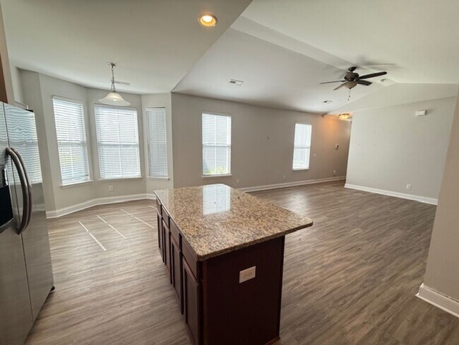 Building Photo - 3 Bedroom 2 Bath House in Brickhope Greens - Goose Creek