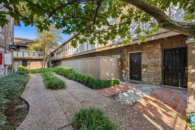 Building Photo - 2574 Marilee Ln