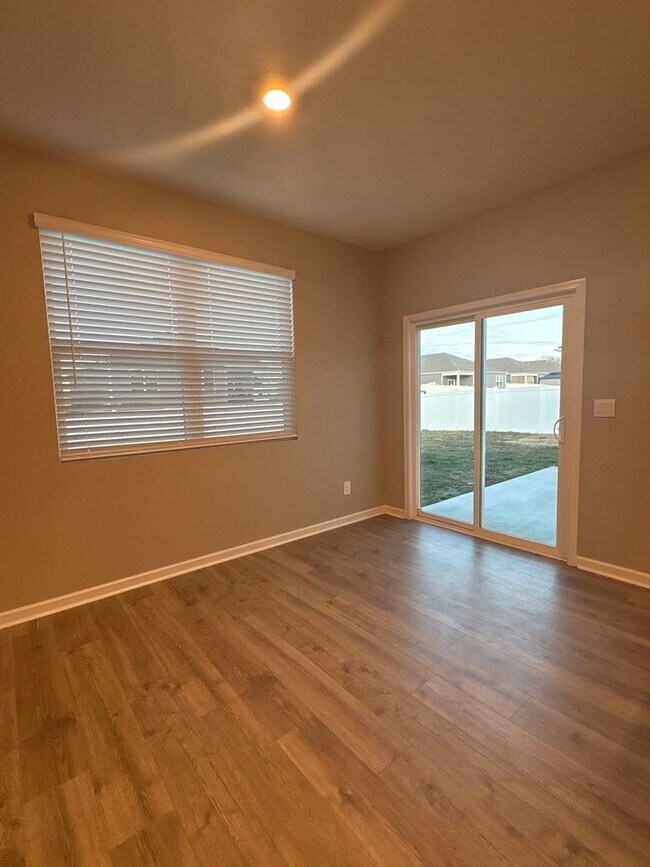 Building Photo - 4 Bedroom, 2.5 Bath and 2 Car Garage in Hartmann Crossing! $500 OFF FIRST MONTH’S RENT!