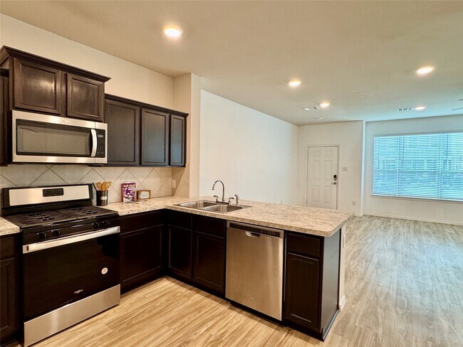 Building Photo - 12715 Beatrice Terrace Dr
