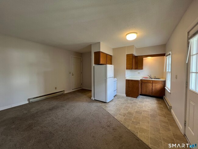 Building Photo - 261 Broad St