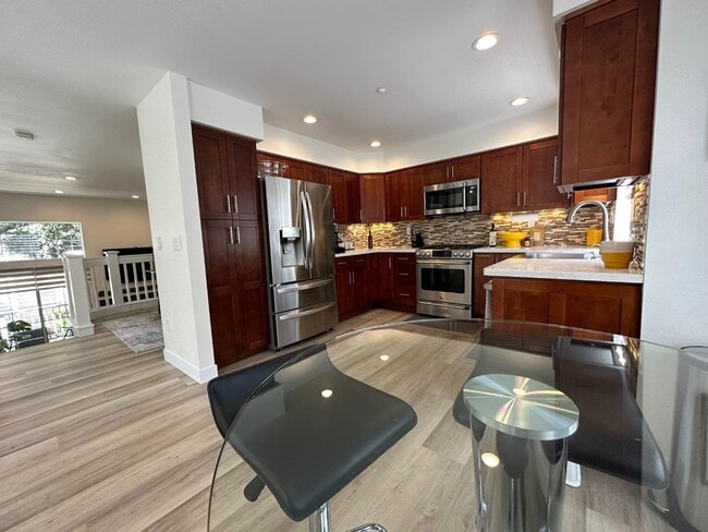 Building Photo - 1 Passage Ln