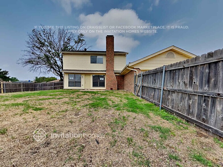 Building Photo - 1666 Clarendon Dr