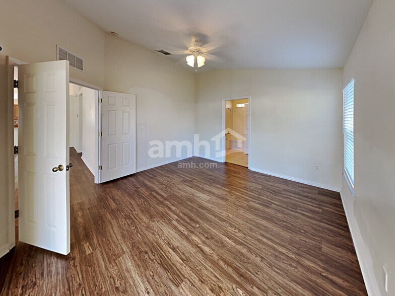 Building Photo - 3348 Clover Blossom Cir