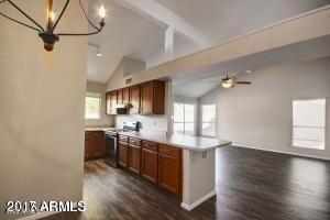 Building Photo - 728 N Hazelton Dr