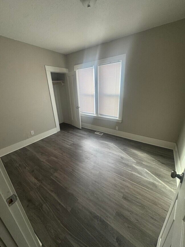 Building Photo - 2927 Calvert Ave