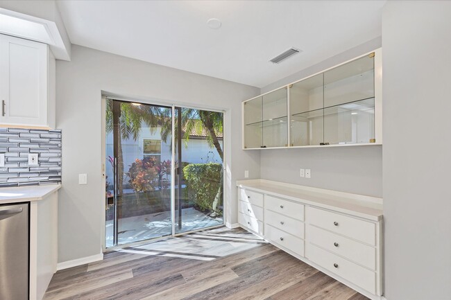 Building Photo - 4998 Tamarack Trail