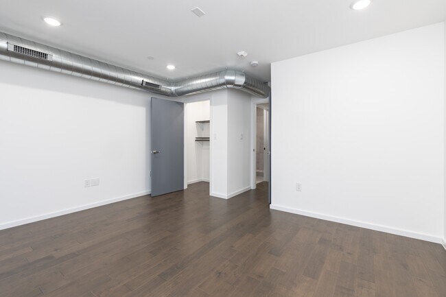 Building Photo - 1525 N 6th St