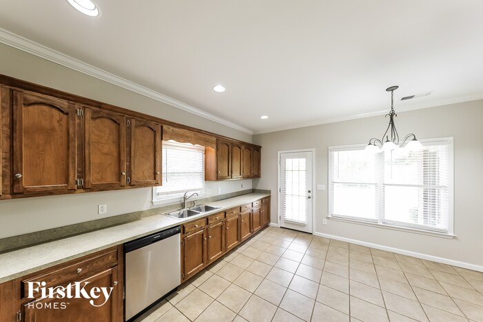 Building Photo - 5863 High Forest Dr