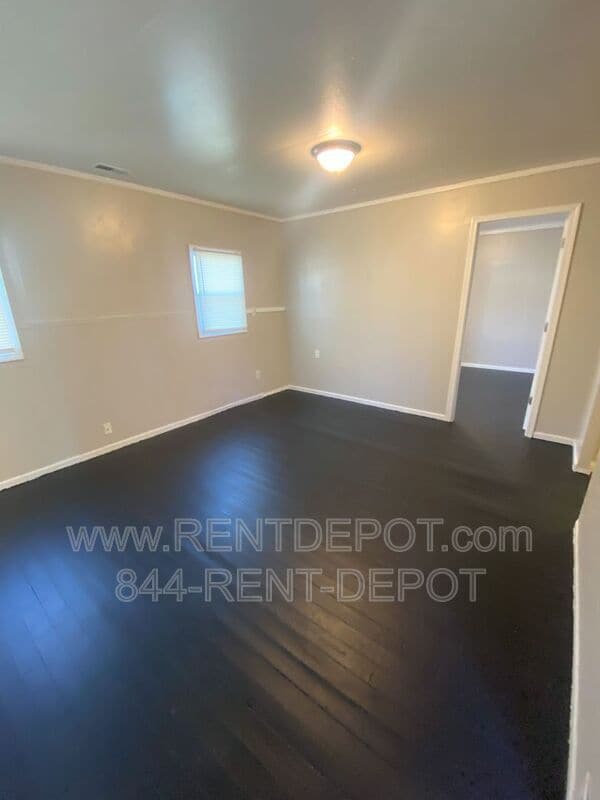 Building Photo - 2416 N New York Ave