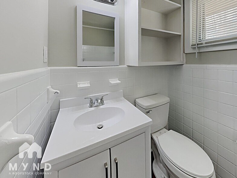 Building Photo - 5016 Scenic View Dr
