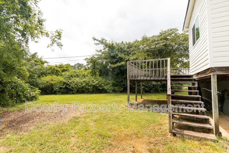 Building Photo - 2802 Fairview Dr