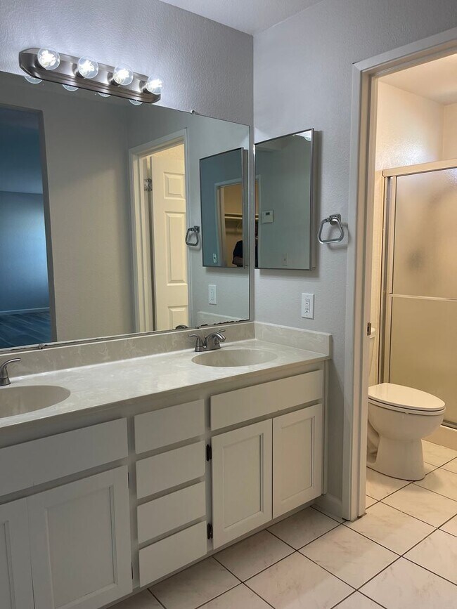 Building Photo - Updated Gorgeous Antioch Home with Pool