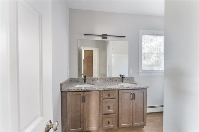 Building Photo - 59 Fairlawn Ave