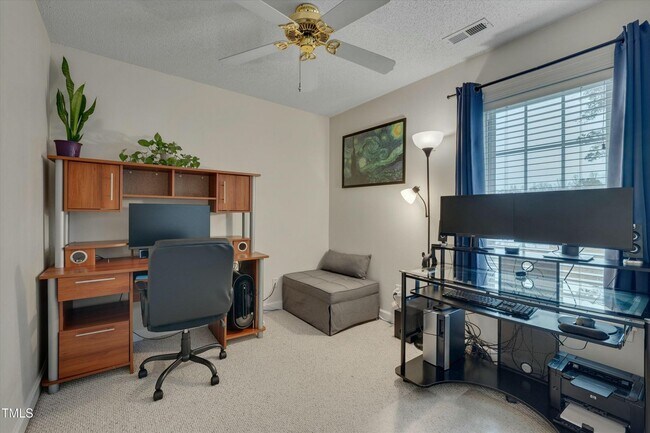 Building Photo - Great 3 Bedroom Home on Cul-de-Sac Lot with Garage & Screened Porch