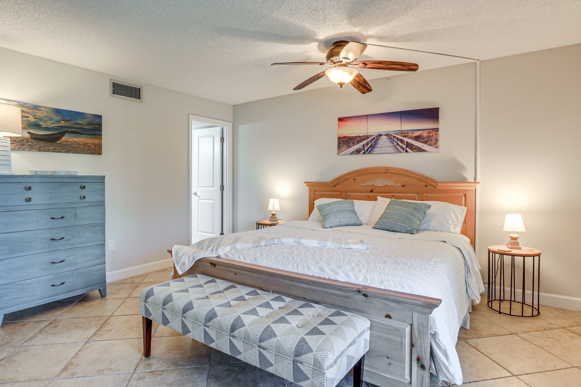 Building Photo - 7930 Sun Island Dr S