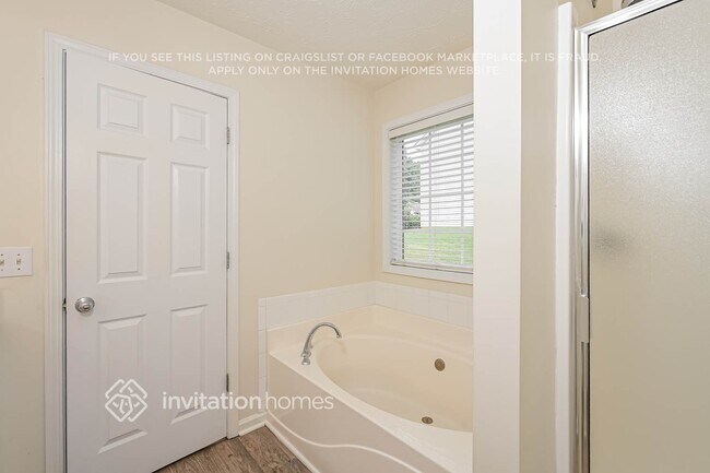 Building Photo - 555 Wellington Ln
