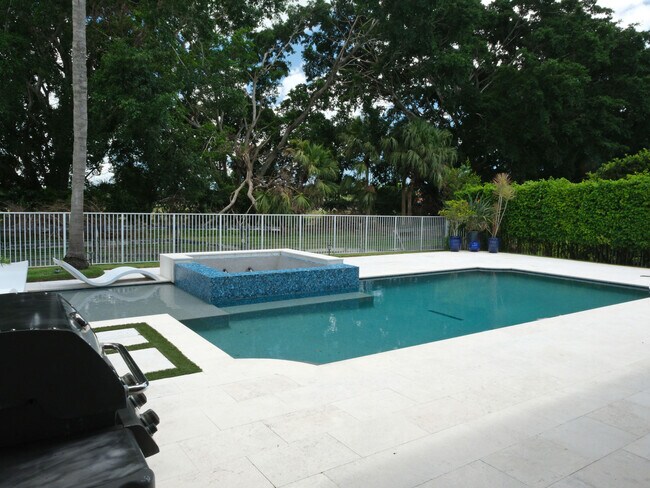 Building Photo - 12465 World Cup Ln