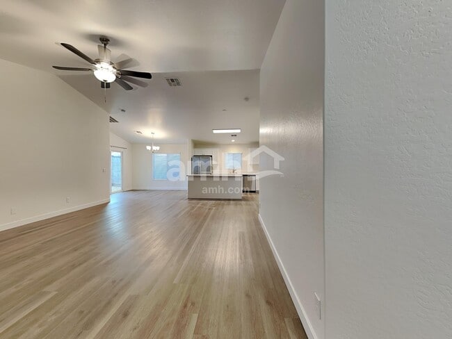 Building Photo - 12821 W Myer Ln