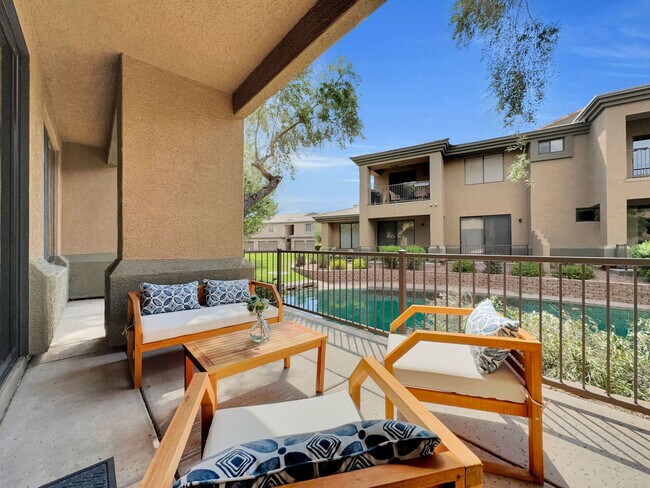 Building Photo - 705 W Queen Creek Rd