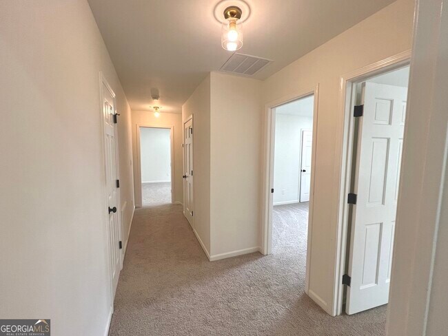 Building Photo - 2907 Clearbrook Dr