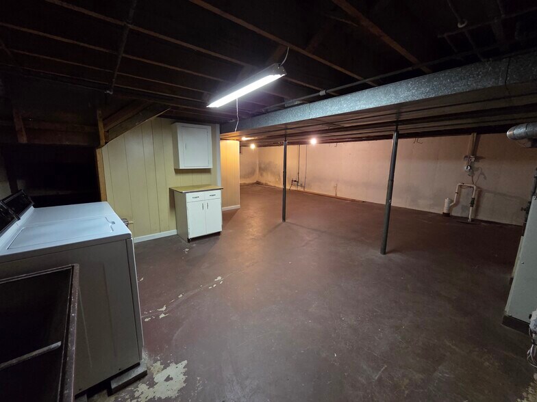 Basement/storage - 729 Ruie Rd