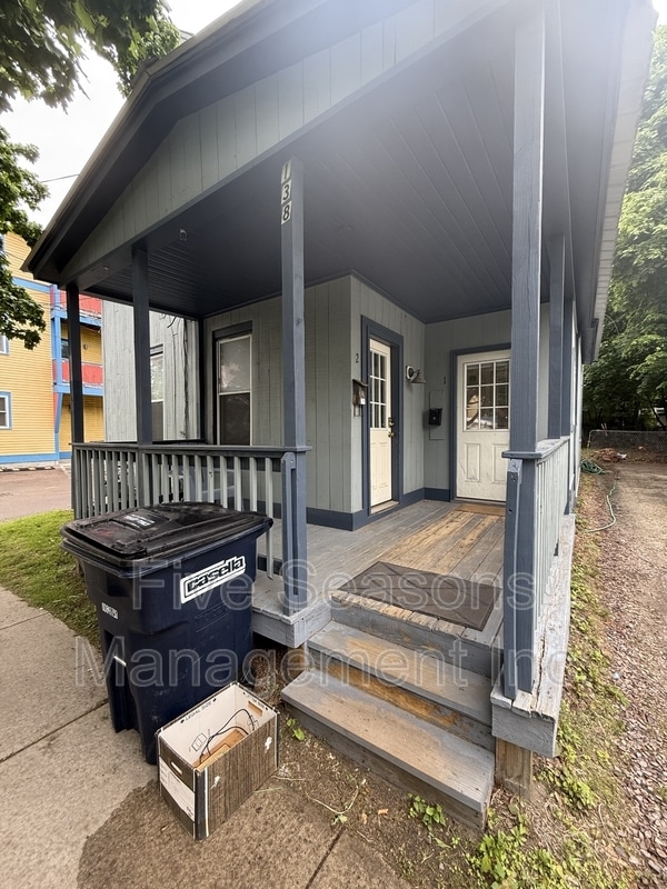 Building Photo - 138 N Champlain St