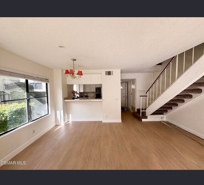 Building Photo - 5714 Skyview Way