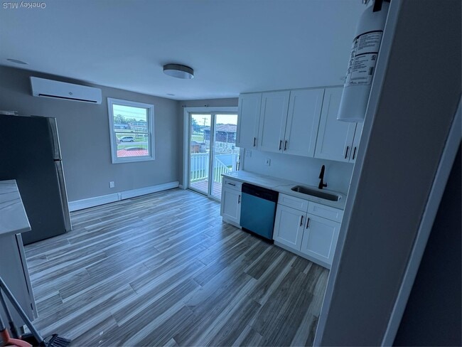 Building Photo - 15 Mida Ct