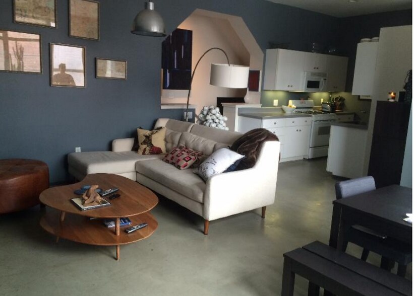 Building Photo - 160 E Berkeley St