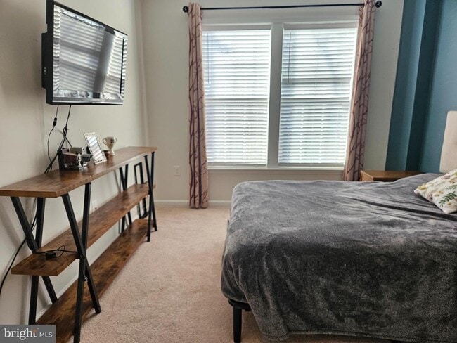 Building Photo - 18 Fenwick Dr