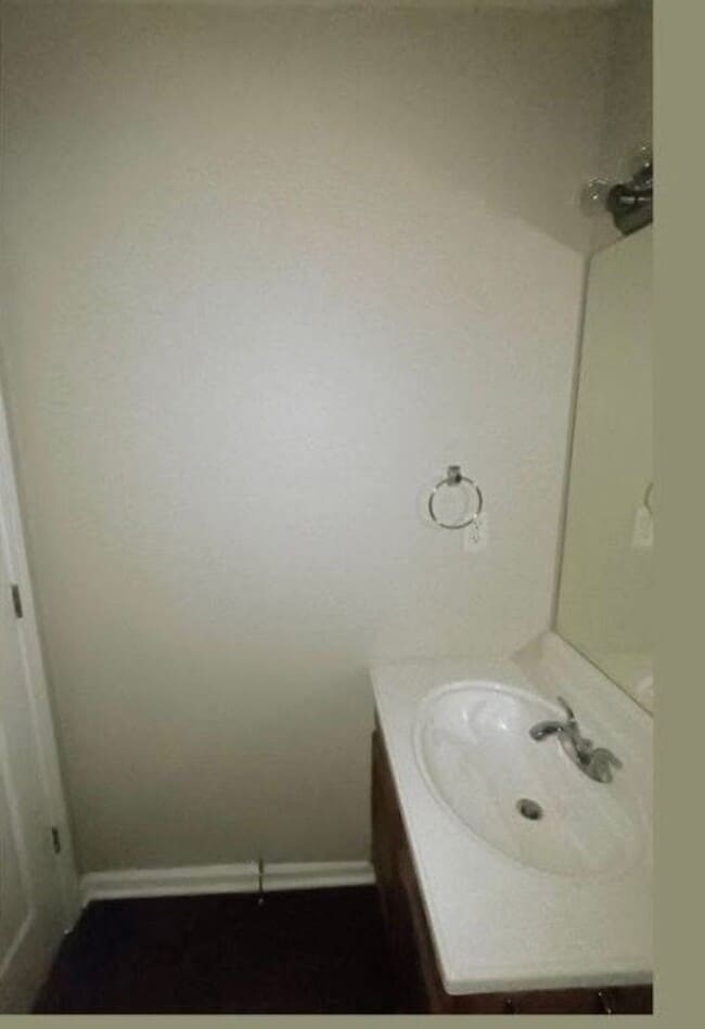 Building Photo - 109 Kestrel Ct